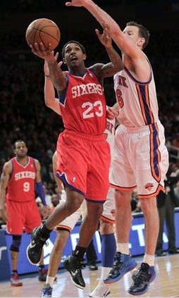 签约五名身 签约五名身