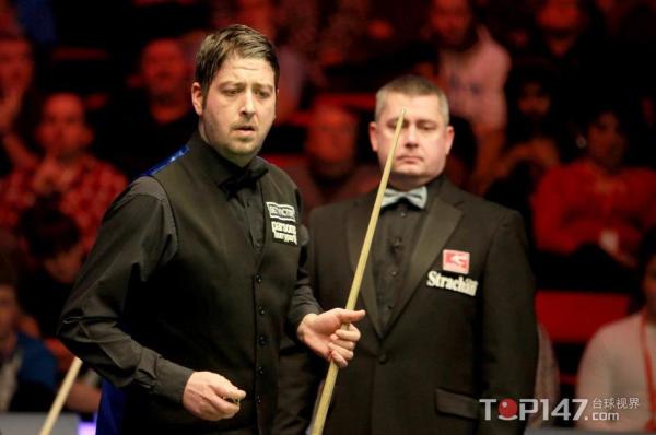 了更衣室的 了更衣室的